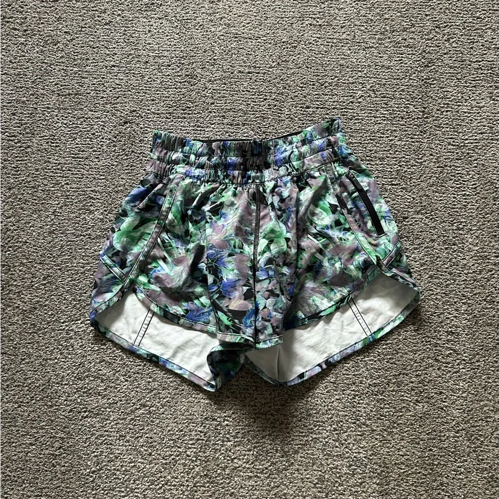Lululemon Tracker Short 4” - Picture 1 of 2